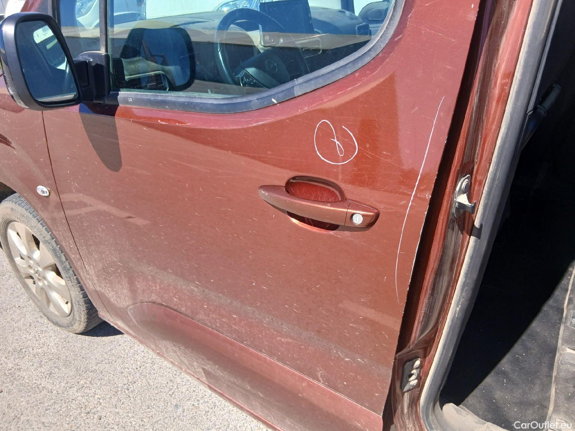  Opel  Combo OPEL -e Life / 2018 / 5P / monovolumen BEV 50kWh Elegance Plus L #24