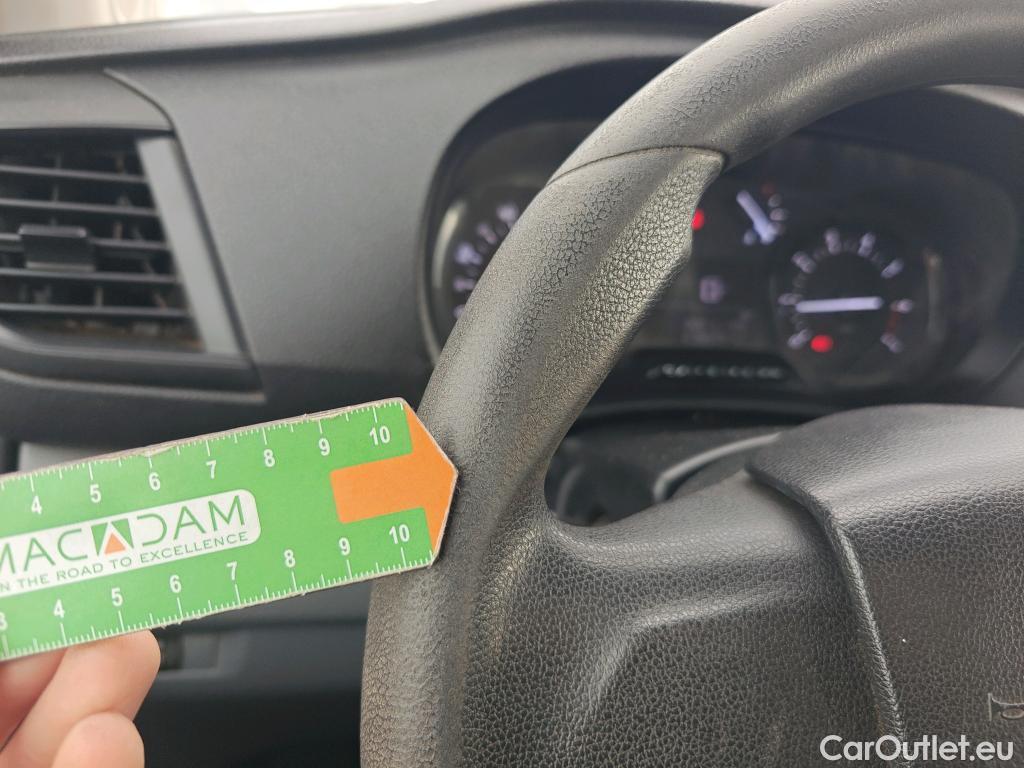  Opel  Vivaro OPEL  / 2019 / 4P / furgón 1.5 D 88kW (120CV) M Std Express M.P. DC #74