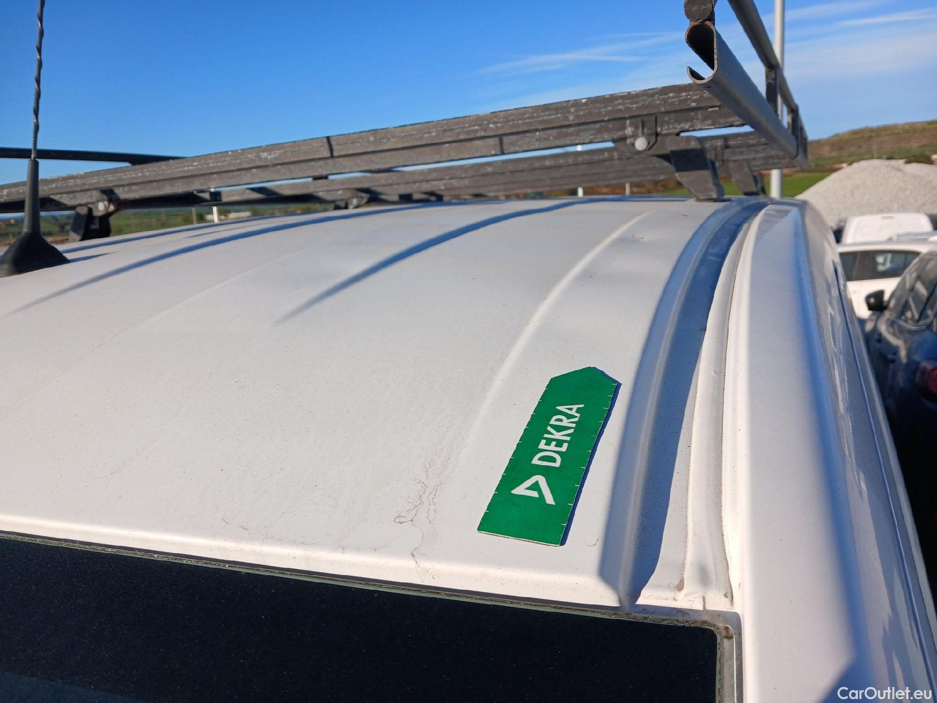  Nissan  NV200 NISSAN e- / 2009 / 4P / furgón Furgón 4p 40 kWh PROFESIONAL #18