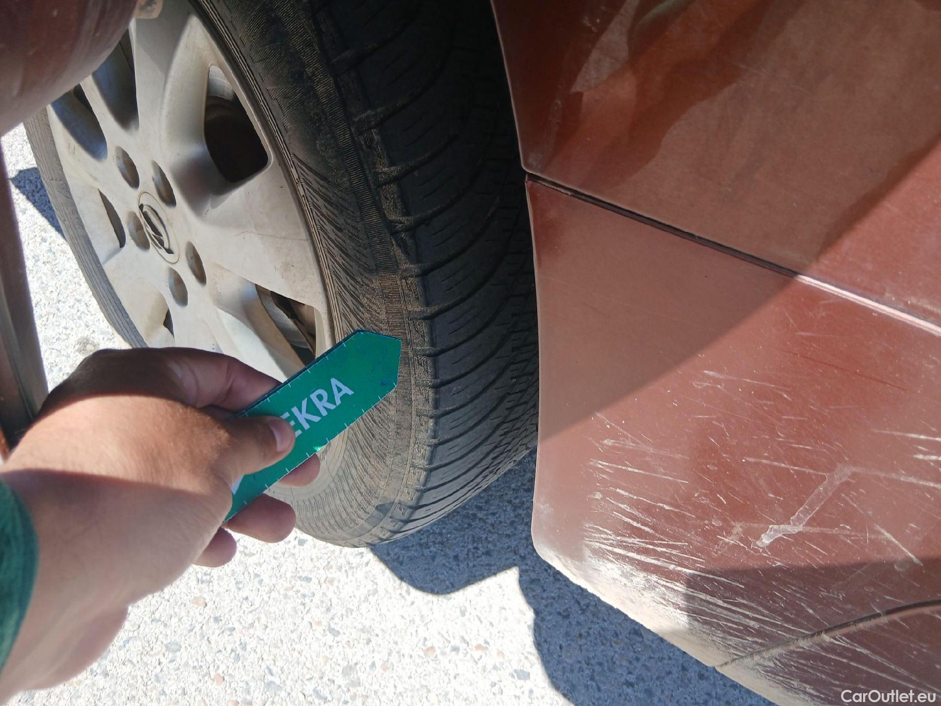  Opel  Combo OPEL -e Life / 2018 / 5P / monovolumen BEV 50kWh Elegance Plus L #5