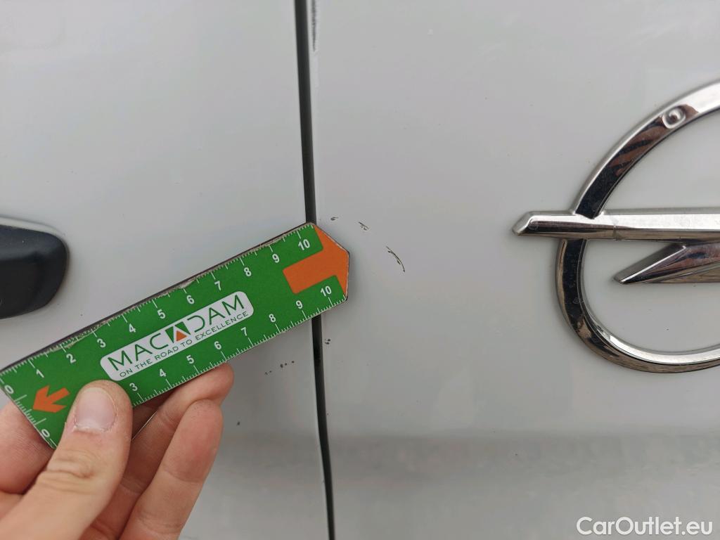  Opel  Vivaro OPEL  / 2019 / 4P / furgón 1.5 D 88kW (120CV) M Std Express M.P. DC #33