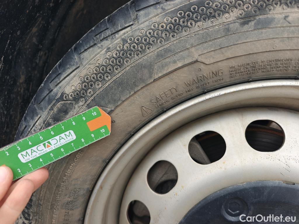  Opel  Vivaro OPEL  / 2019 / 4P / furgón 1.5 D 88kW (120CV) M Std Express M.P. DC #48