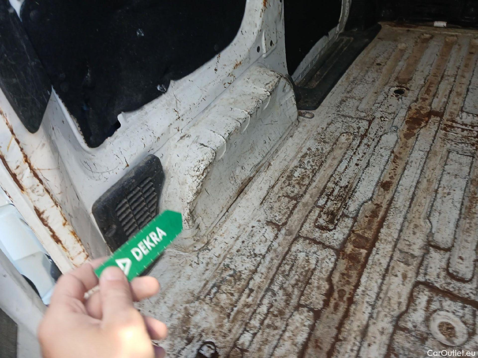  Nissan  NV200 NISSAN e- / 2009 / 4P / furgón Furgón 4p 40 kWh PROFESIONAL #43