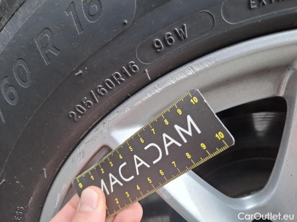  Bmw  Serie 2 Série 2 Active Tourer 216d Lounge 1.5 115CV BVA7 E6d #41