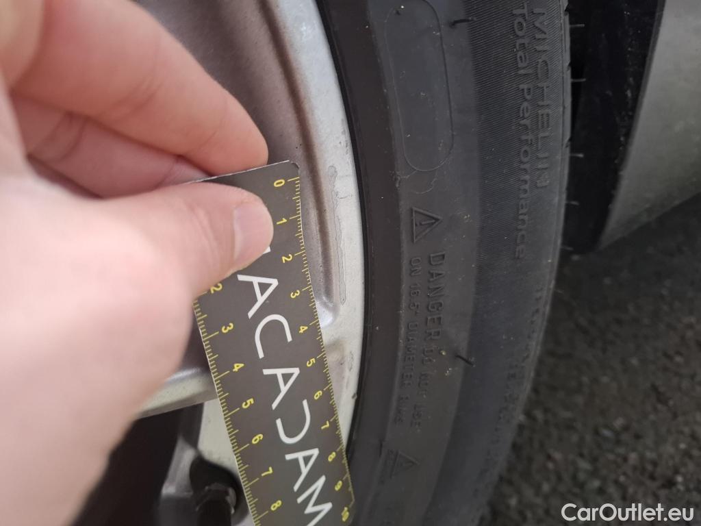  Bmw  Serie 2 Série 2 Active Tourer 216d Lounge 1.5 115CV BVA7 E6d #27