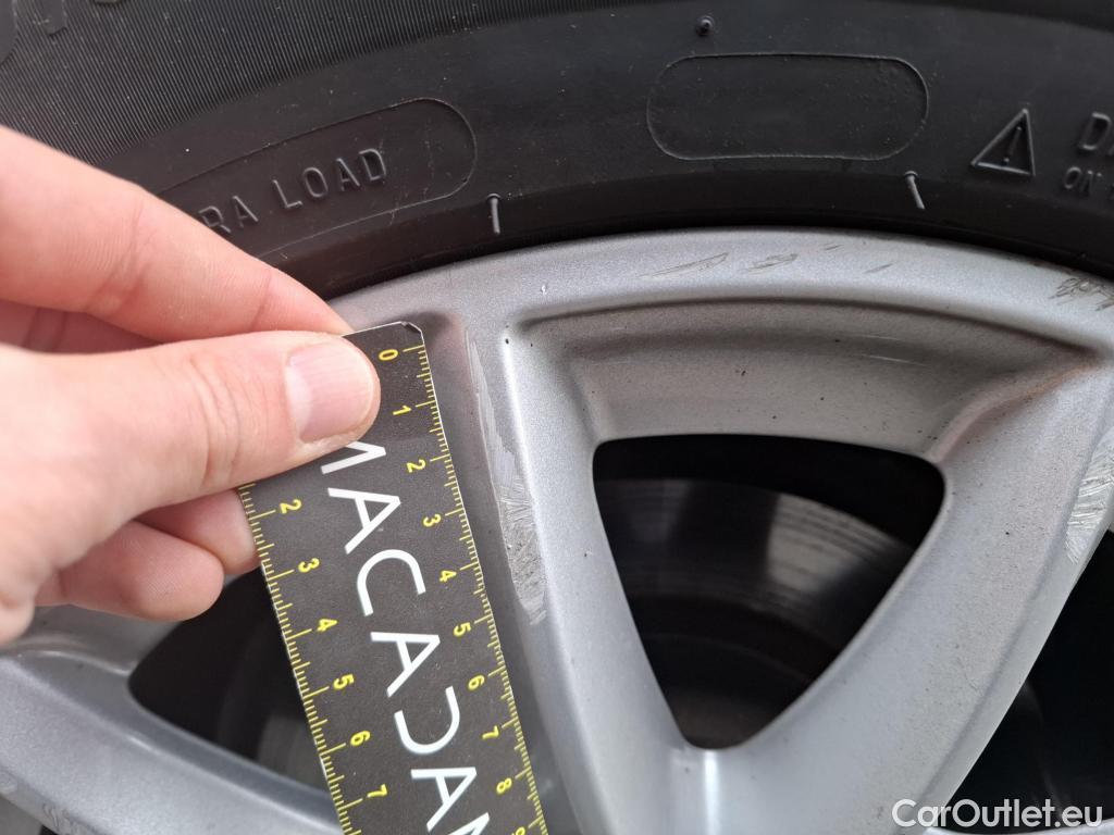  Bmw  Serie 2 Série 2 Active Tourer 216d Lounge 1.5 115CV BVA7 E6d #42