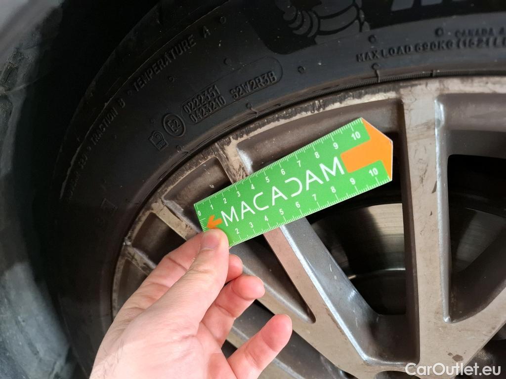  Mercedes  CLA-Klasse MERCEDES-BENZ CLA Shooting Brake / 2019 / 5P / Break CLA 200 d Business Line BA8 #6