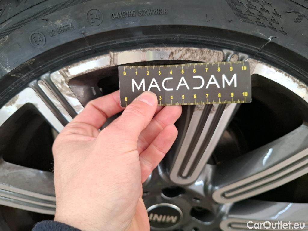  Mini  Clubman MINI  / 2019 / 5P / Break Cooper Knightsbridge 136 ch BVA7(SP) #9