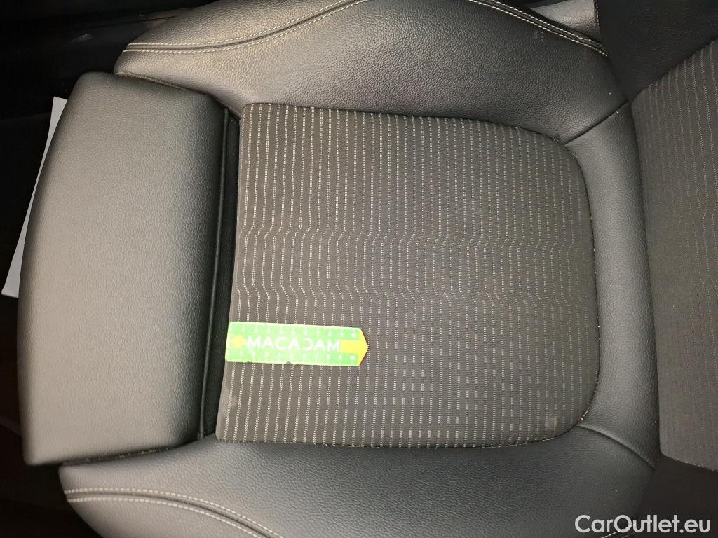  Mercedes  CLA-Klasse MERCEDES-BENZ CLA Coupe / 2019 / 4P / Coupé CLA 180 Business Line BA7 #81