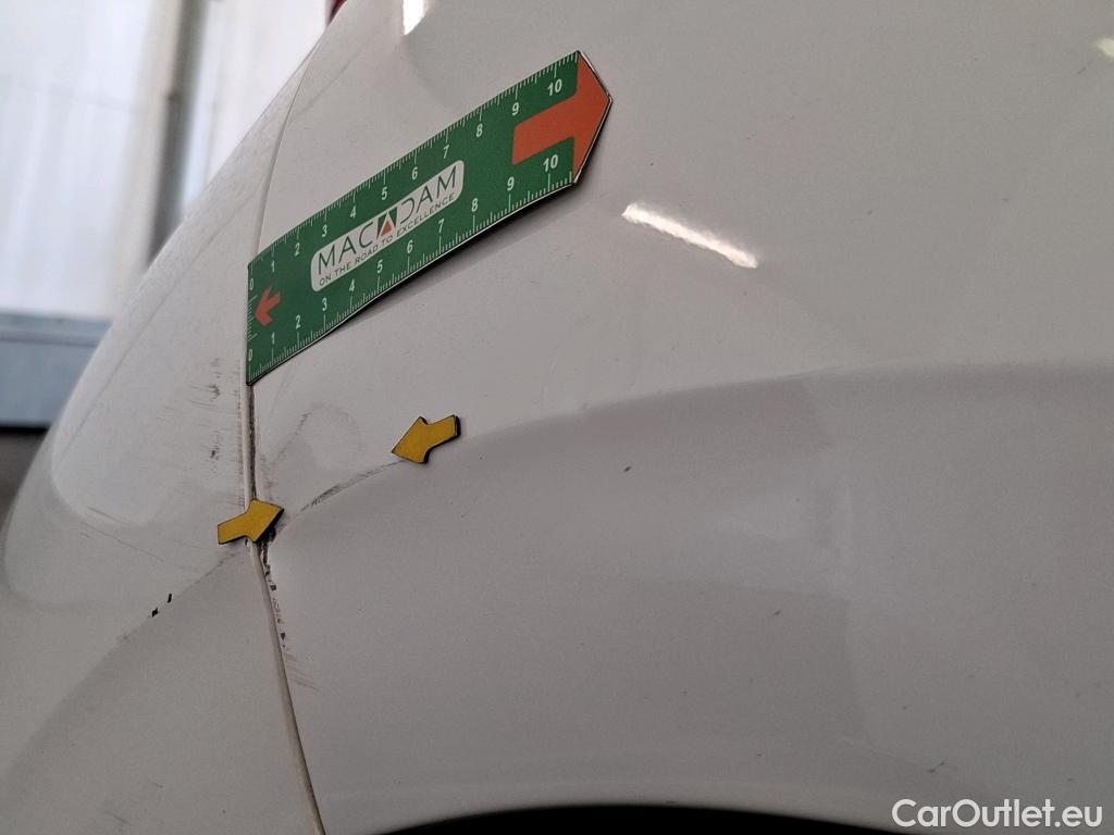  Peugeot  208 PEUGEOT  / 2015 / 5P / Berline &BLUEHDI 100 €6.c S&S ALLURE BUSINESS #14