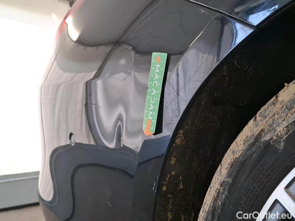  Mercedes  CLA-Klasse MERCEDES-BENZ CLA Coupe / 2019 / 4P / Coupé CLA 180 Business Line BA7 #4