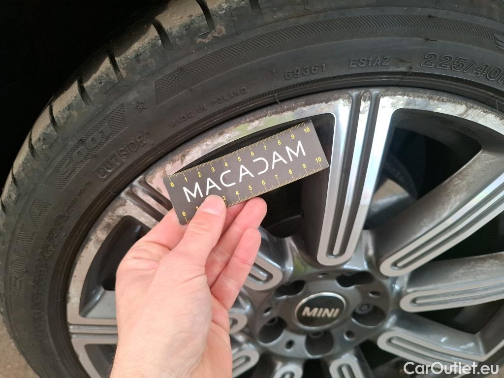  Mini  Clubman MINI  / 2019 / 5P / Break Cooper Knightsbridge 136 ch BVA7(SP) #3