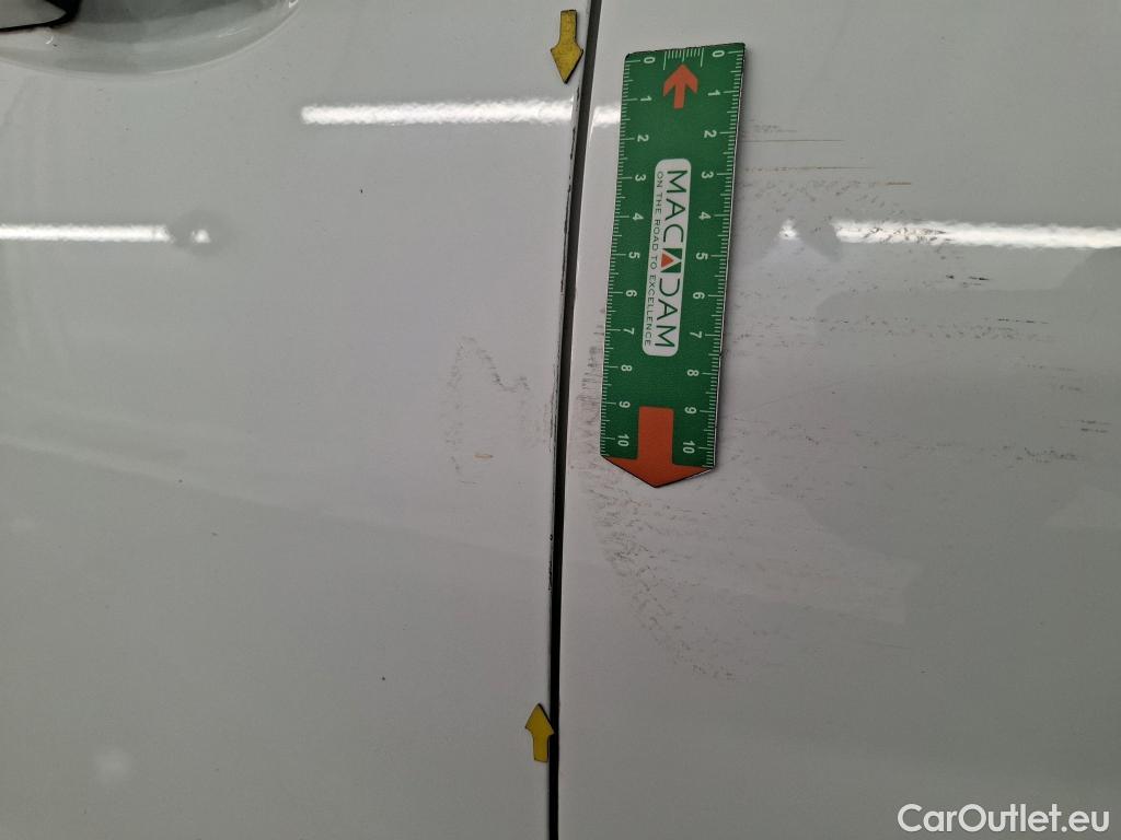  Peugeot  208 PEUGEOT  / 2015 / 5P / Berline &BLUEHDI 100 €6.c S&S ALLURE BUSINESS #40