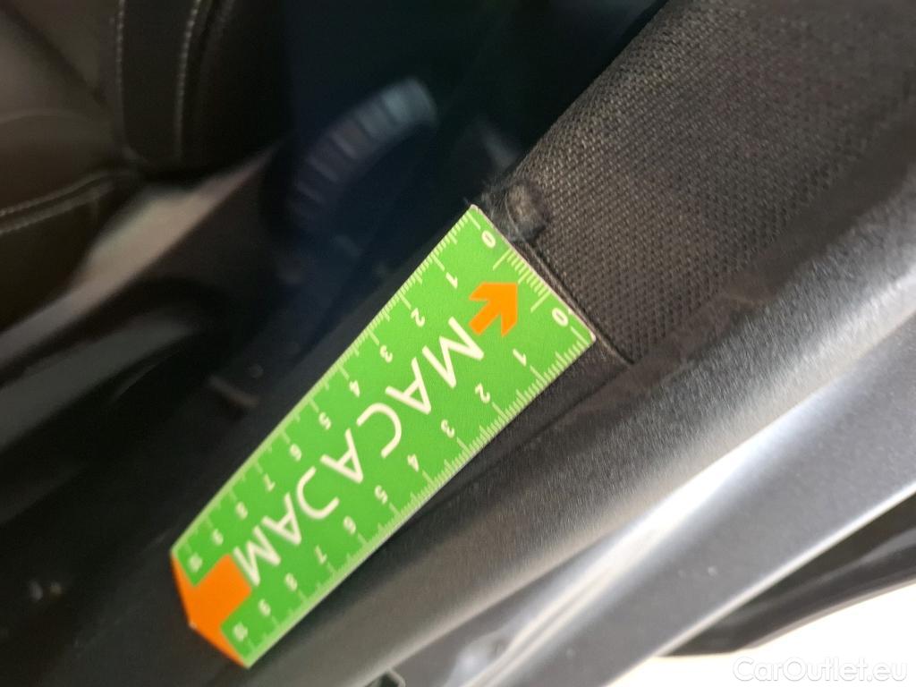  Mercedes  CLA-Klasse MERCEDES-BENZ CLA Shooting Brake / 2019 / 5P / Break CLA 200 d Business Line BA8 #12