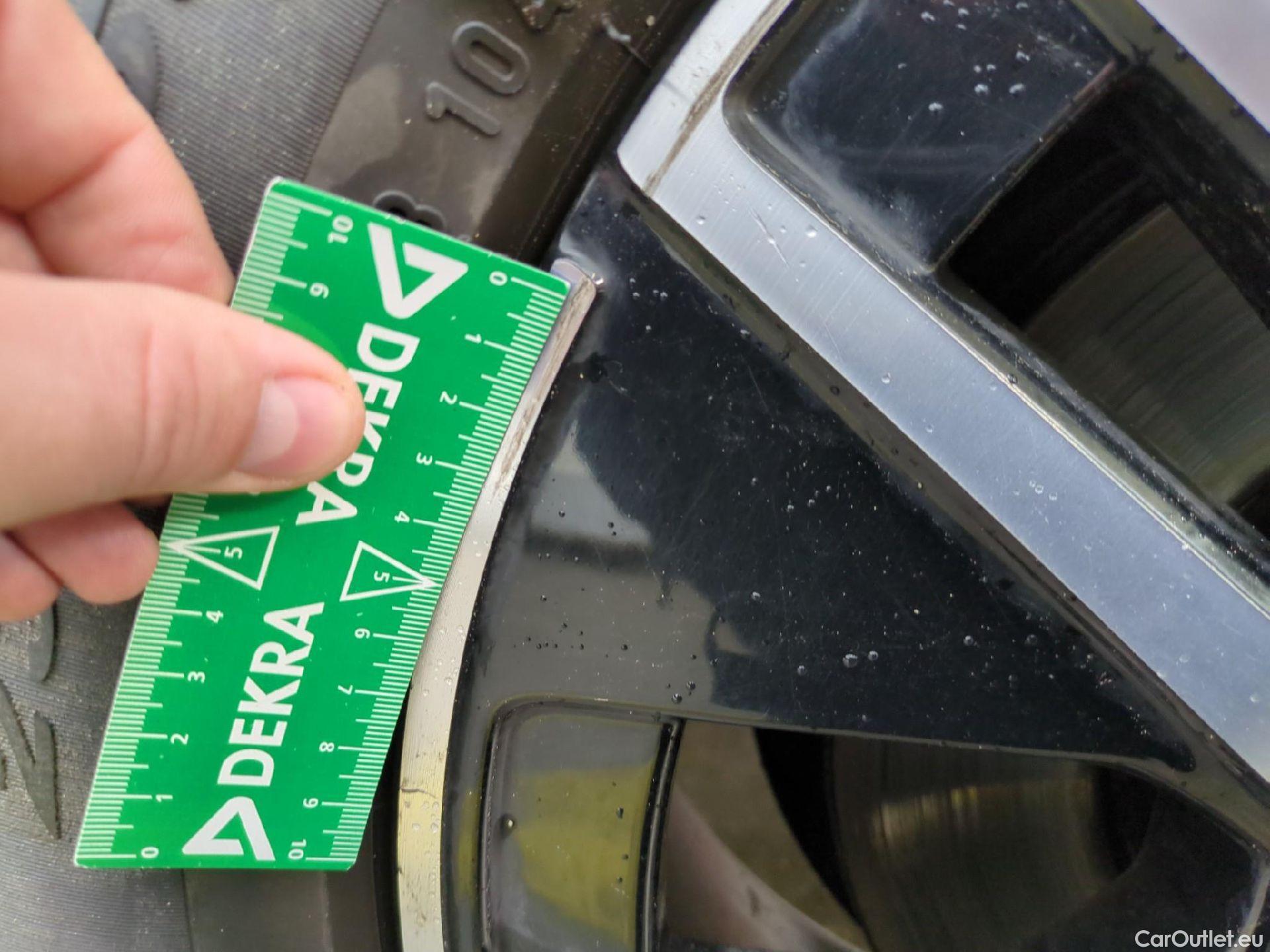  Mercedes  GLA MERCEDES-BENZ  / 2020 / 5P / SUV  200 D BUSINESS LINE DCT #4