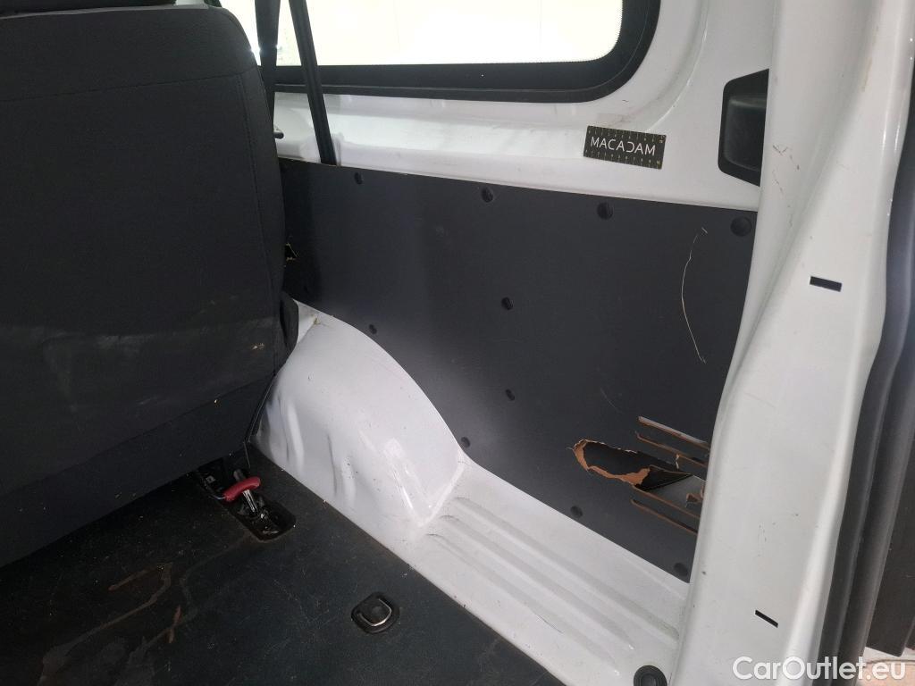  Citroen  Jumpy CITROEN  / 2016 / 4P / Combi Taille XL BlueHDi 120 S&S BVM6 Confort #40