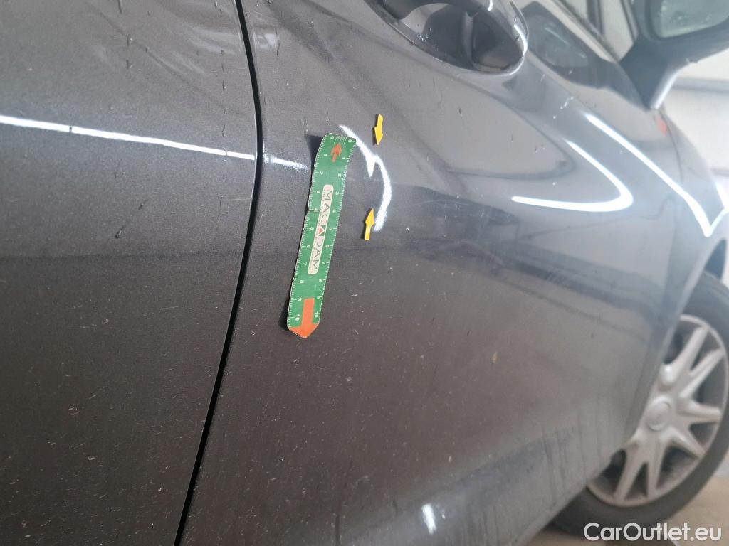  Ford  Fiesta  Business NAV 1.1 85CV BVM5 E6 #40