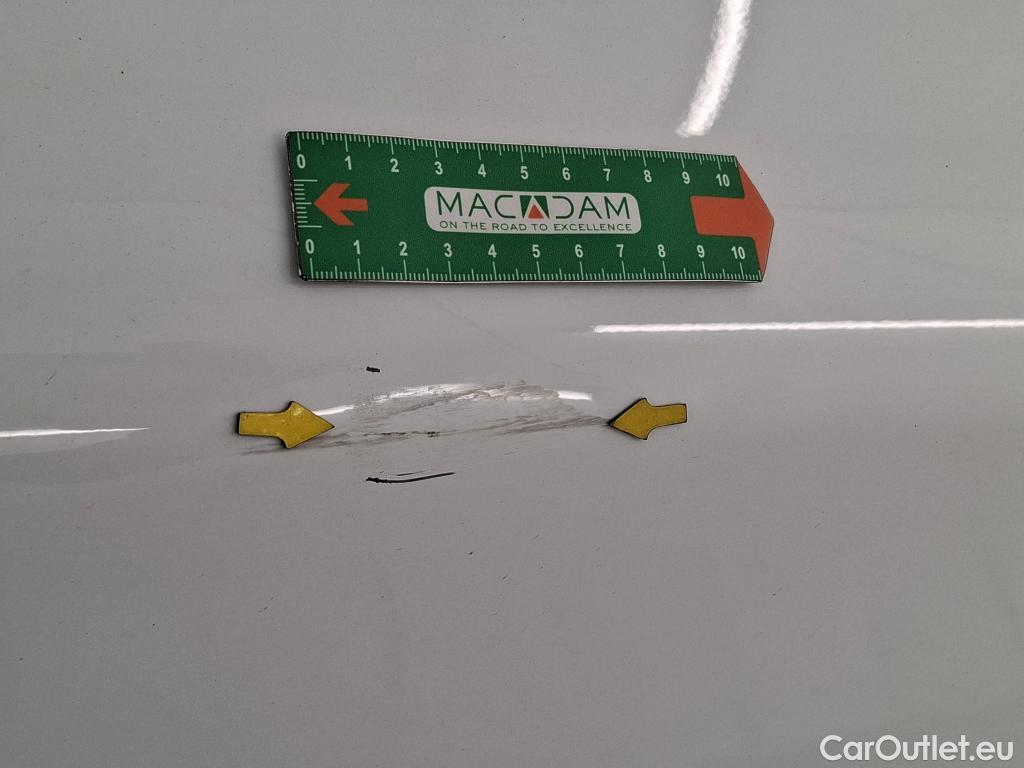  Peugeot  208 PEUGEOT  / 2015 / 5P / Berline &BLUEHDI 100 €6.c S&S ALLURE BUSINESS #4