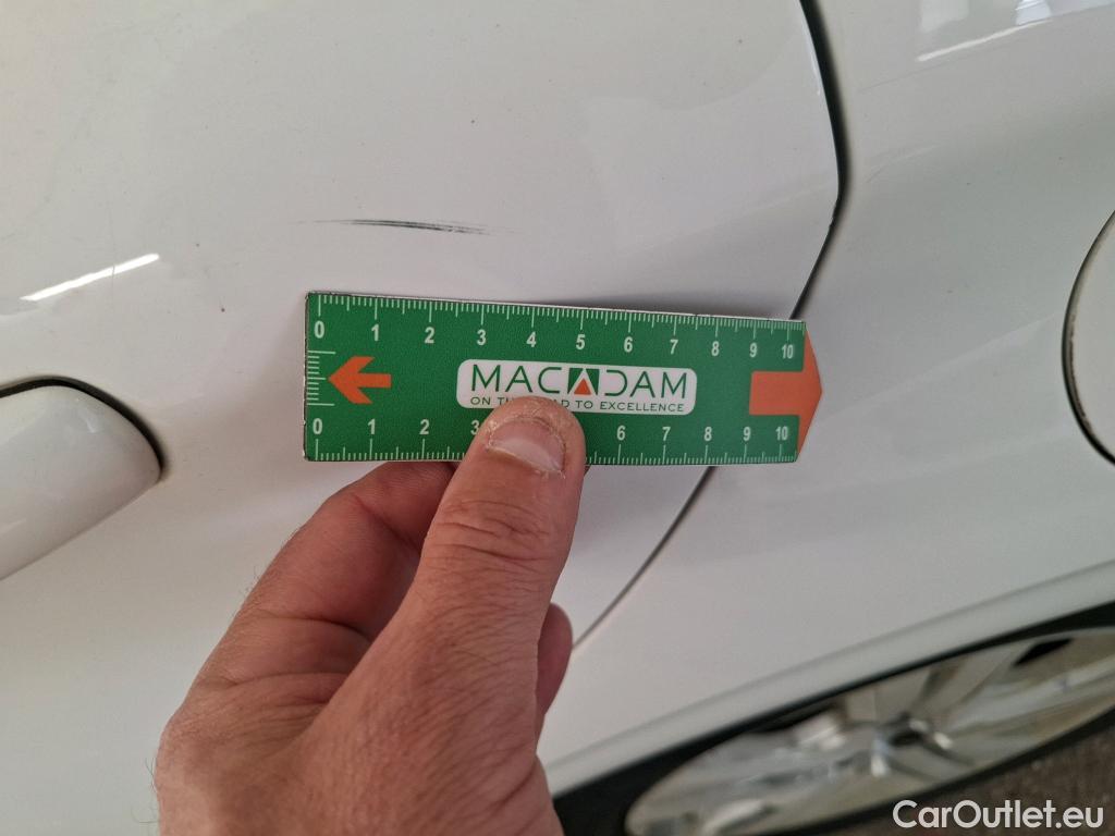  Peugeot  208 PEUGEOT  / 2015 / 5P / Berline &BLUEHDI 100 €6.c S&S ALLURE BUSINESS #44