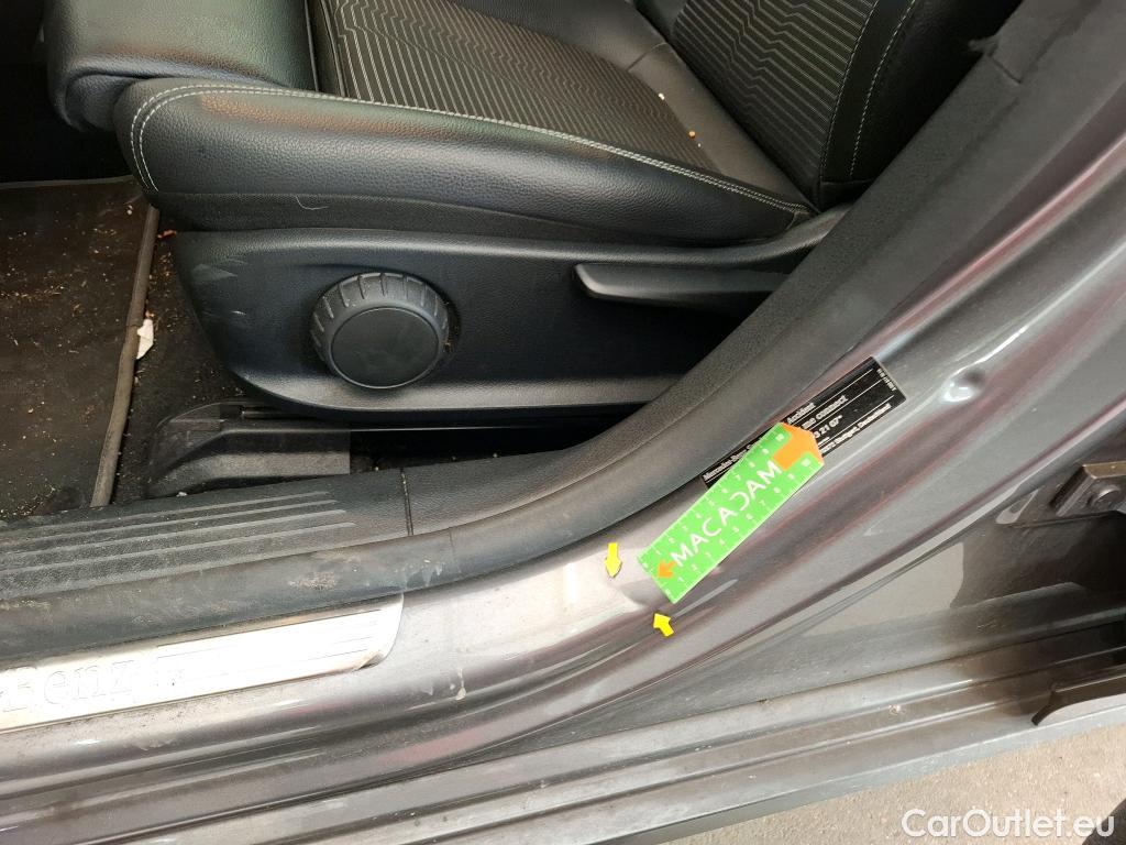  Mercedes  CLA-Klasse MERCEDES-BENZ CLA Shooting Brake / 2019 / 5P / Break CLA 200 d Business Line BA8 #13