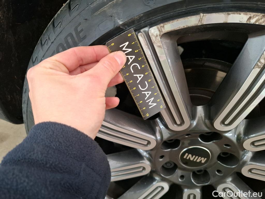  Mini  Clubman MINI  / 2019 / 5P / Break Cooper Knightsbridge 136 ch BVA7(SP) #10