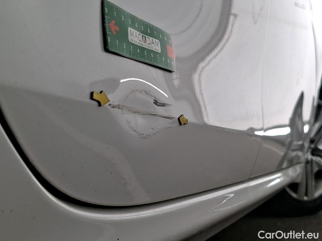  Peugeot  208 PEUGEOT  / 2015 / 5P / Berline &BLUEHDI 100 €6.c S&S ALLURE BUSINESS #3