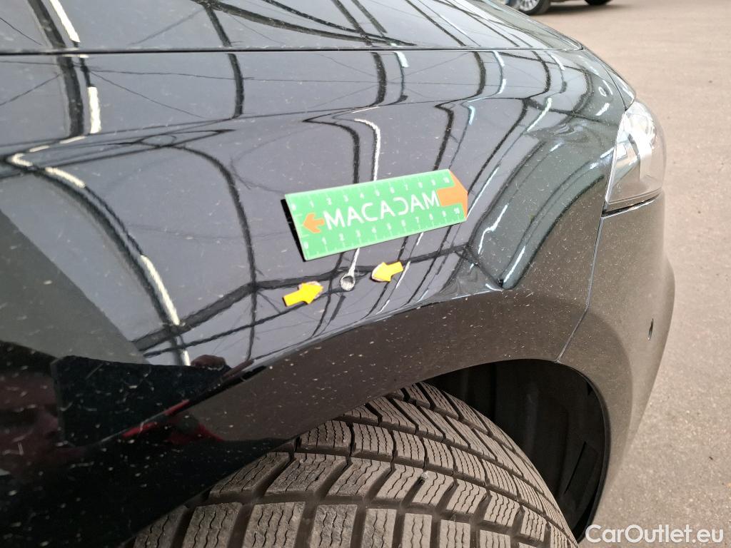  Mercedes  A-Klasse MERCEDES-BENZ Classe A Compact / 2018 / 5P / Berline A 180 d Business Line BVA #30