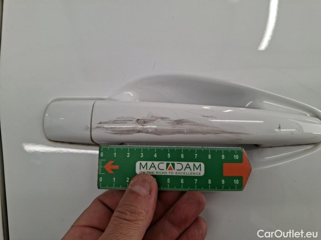  Peugeot  208 PEUGEOT  / 2015 / 5P / Berline &BLUEHDI 100 €6.c S&S ALLURE BUSINESS #46