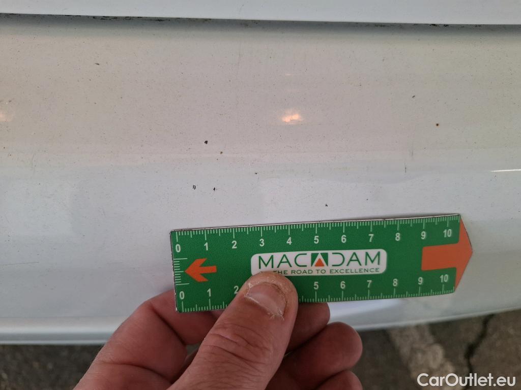  Peugeot  208 PEUGEOT  / 2015 / 5P / Berline &BLUEHDI 100 €6.c S&S ALLURE BUSINESS #52