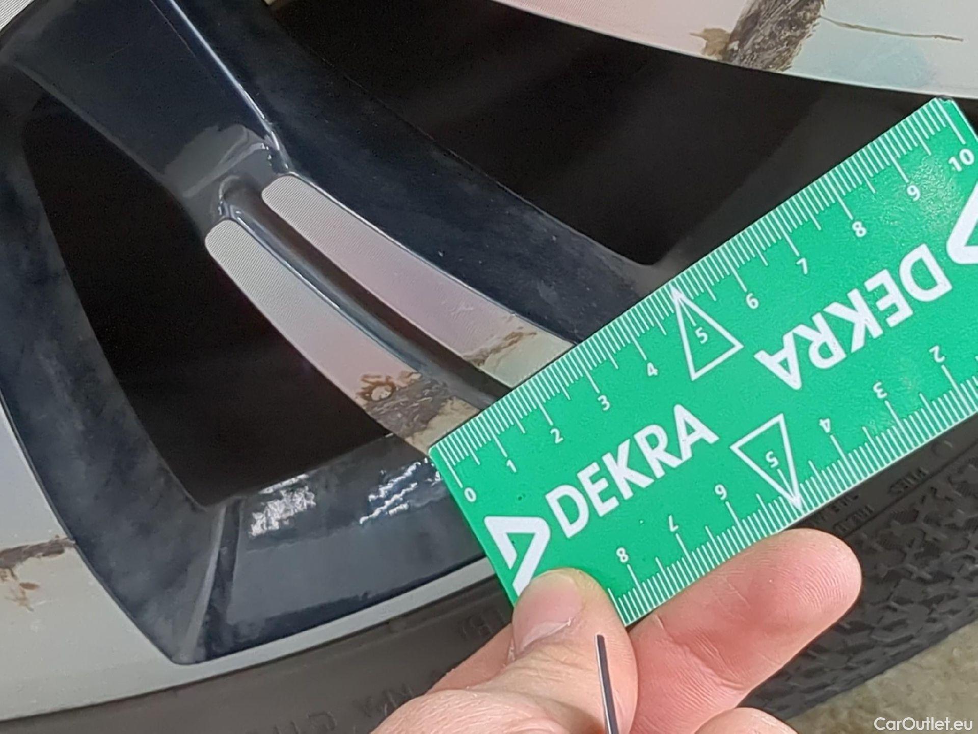  Renault  Captur RENAULT  5p Crossover Business dCi 90 - 18 #57