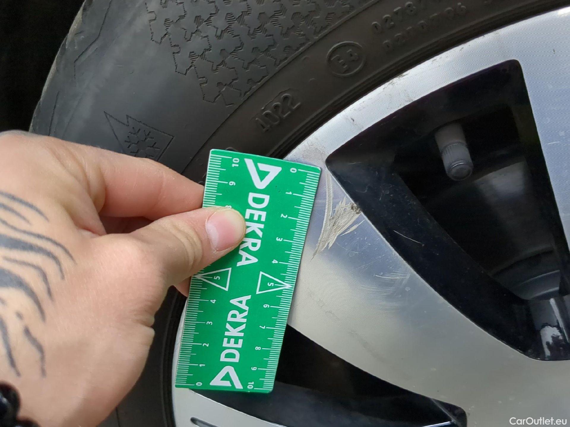  Renault  Captur RENAULT  5p Crossover Business dCi 90 - 18 #47