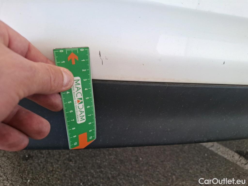  Peugeot  208 PEUGEOT  / 2015 / 5P / Berline &BLUEHDI 100 €6.c S&S ALLURE BUSINESS #55