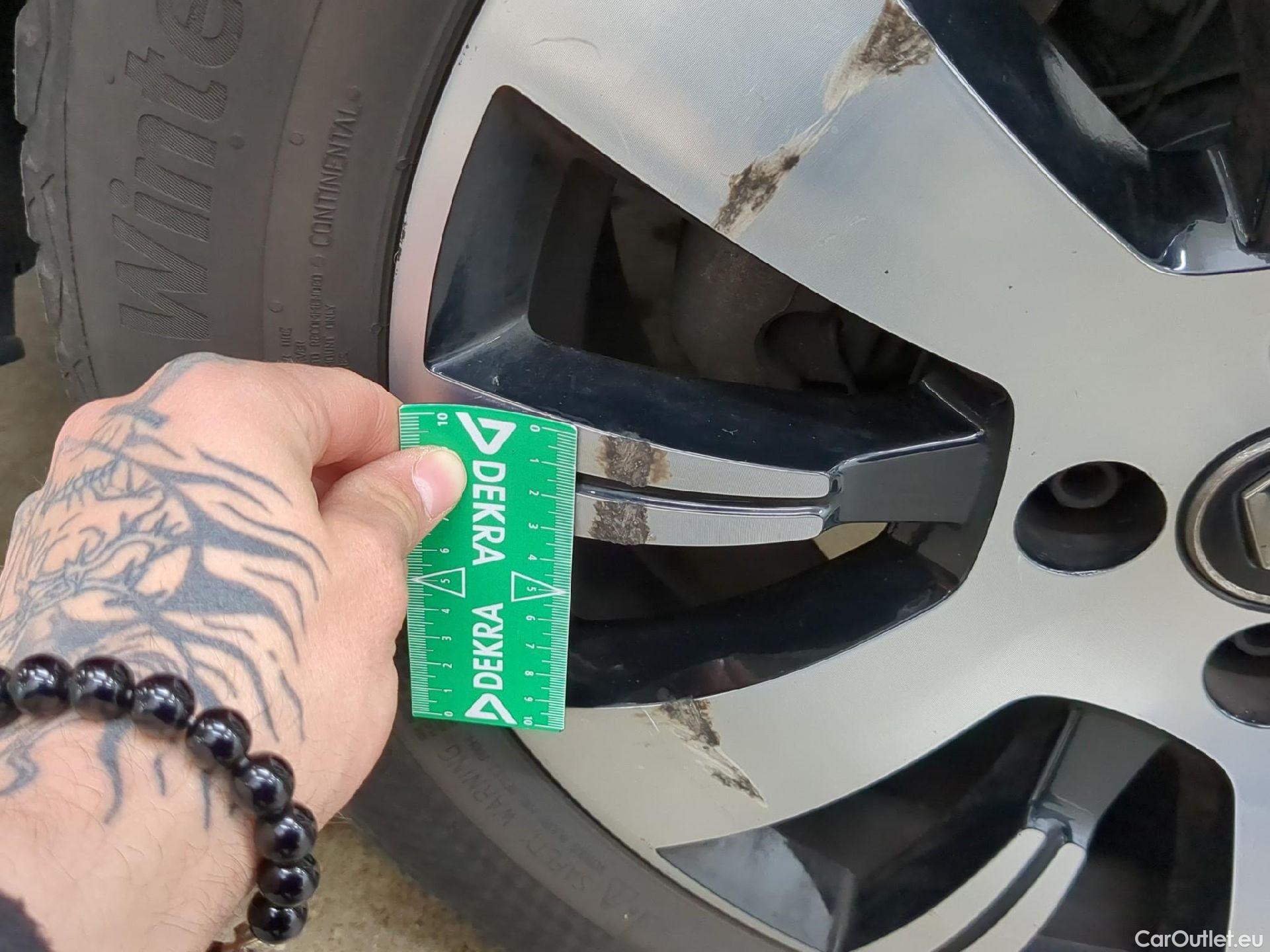  Renault  Captur RENAULT  5p Crossover Business dCi 90 - 18 #52