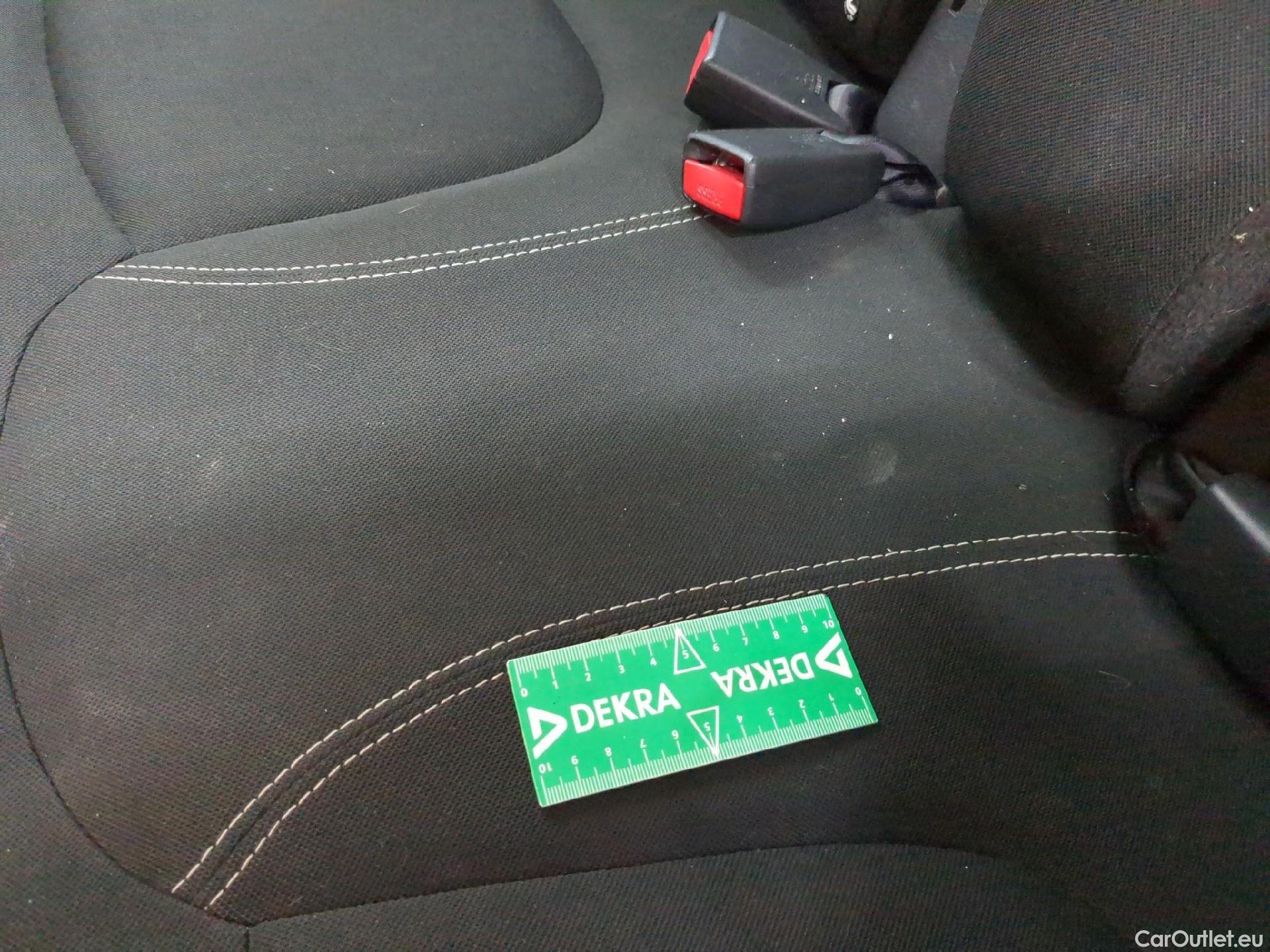  Renault  Captur RENAULT  5p Crossover Business dCi 90 - 18 #4