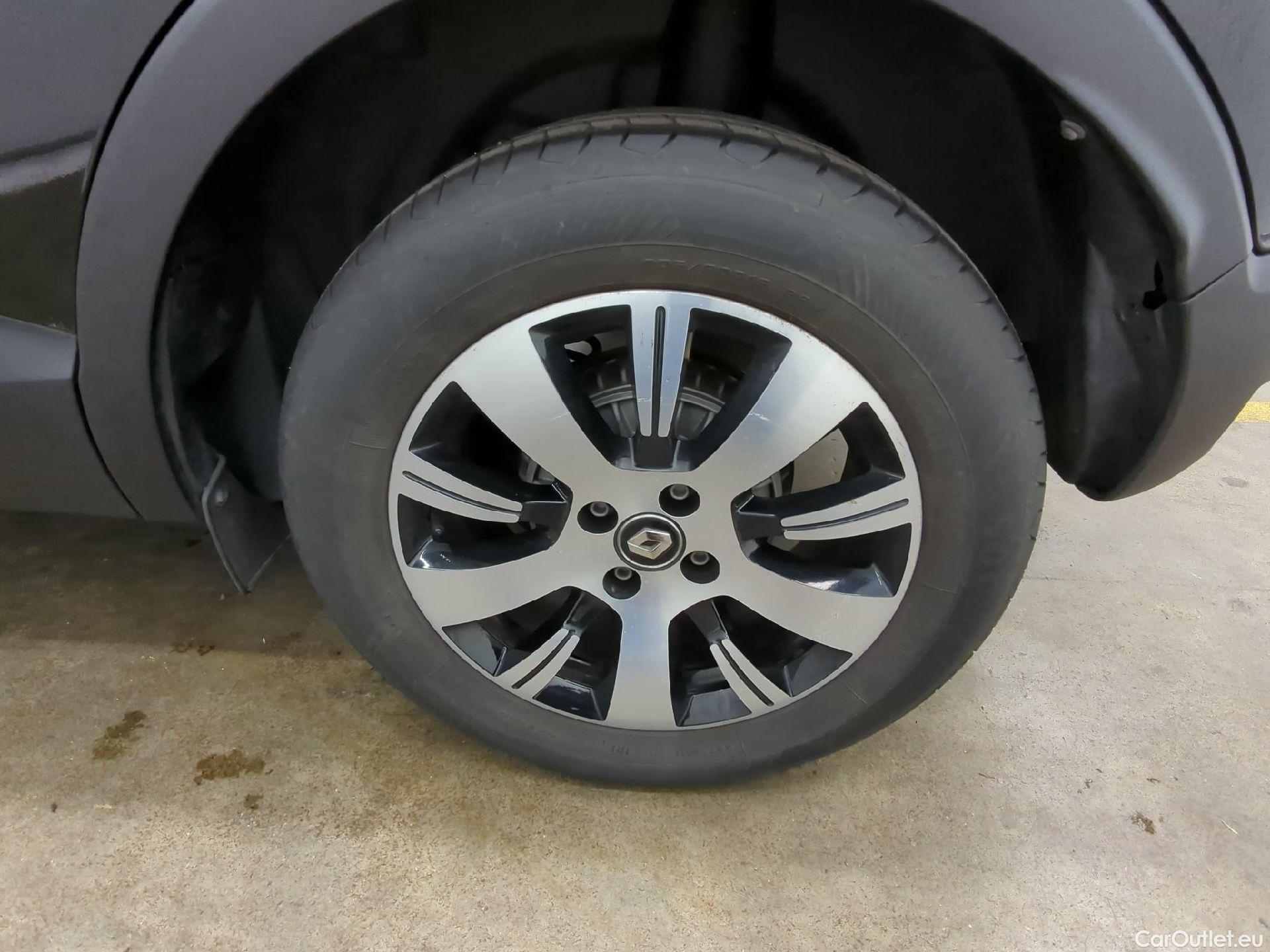  Renault  Captur RENAULT  5p Crossover Business dCi 90 - 18 #61