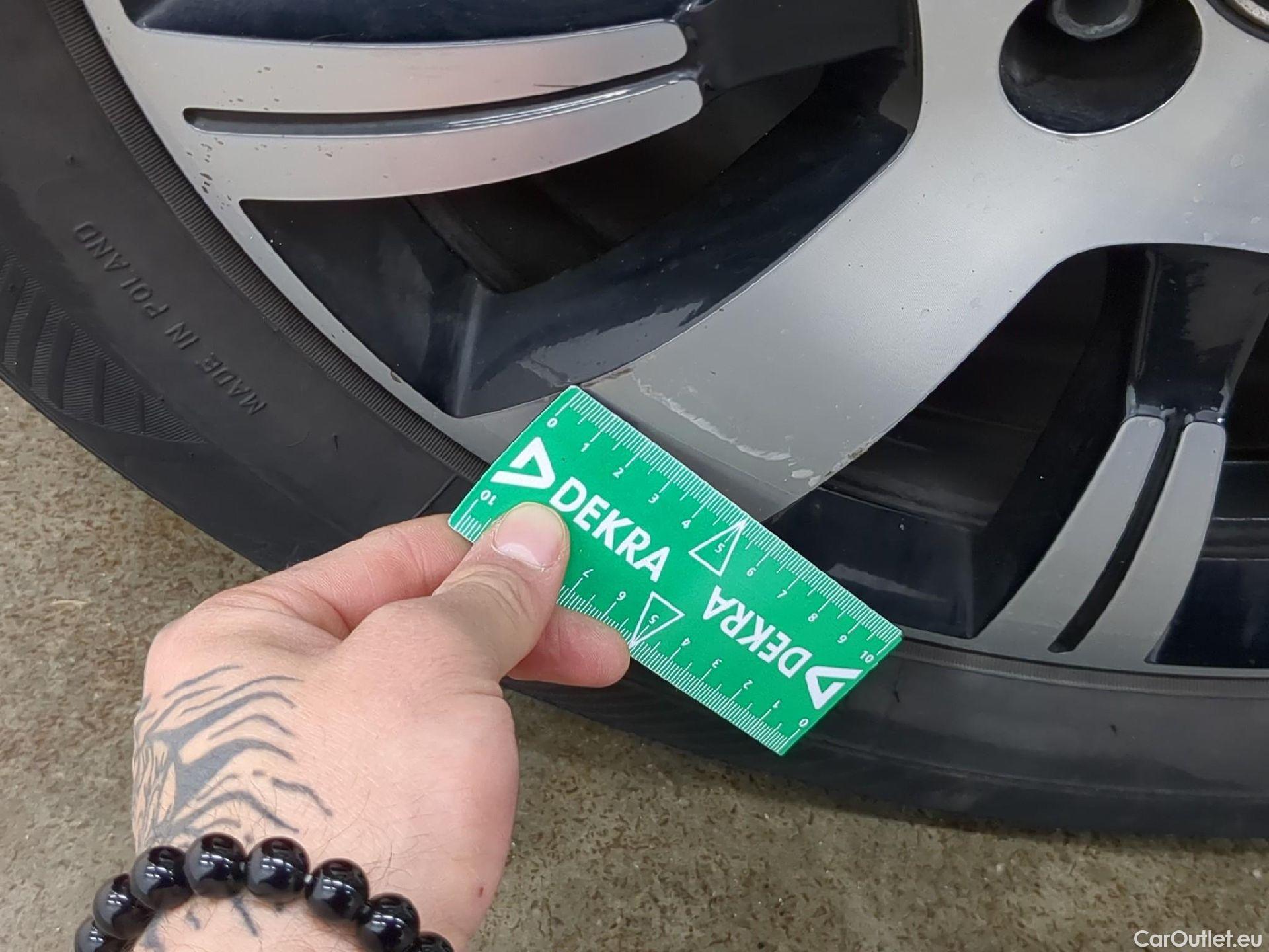  Renault  Captur RENAULT  5p Crossover Business dCi 90 - 18 #63