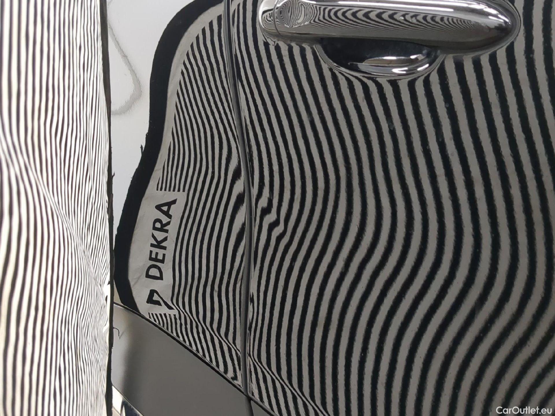  Renault  Captur RENAULT  5p Crossover Business dCi 90 - 18 #10