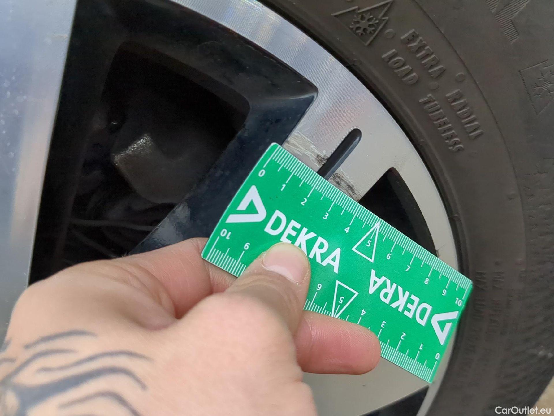  Renault  Captur RENAULT  5p Crossover Business dCi 90 - 18 #49