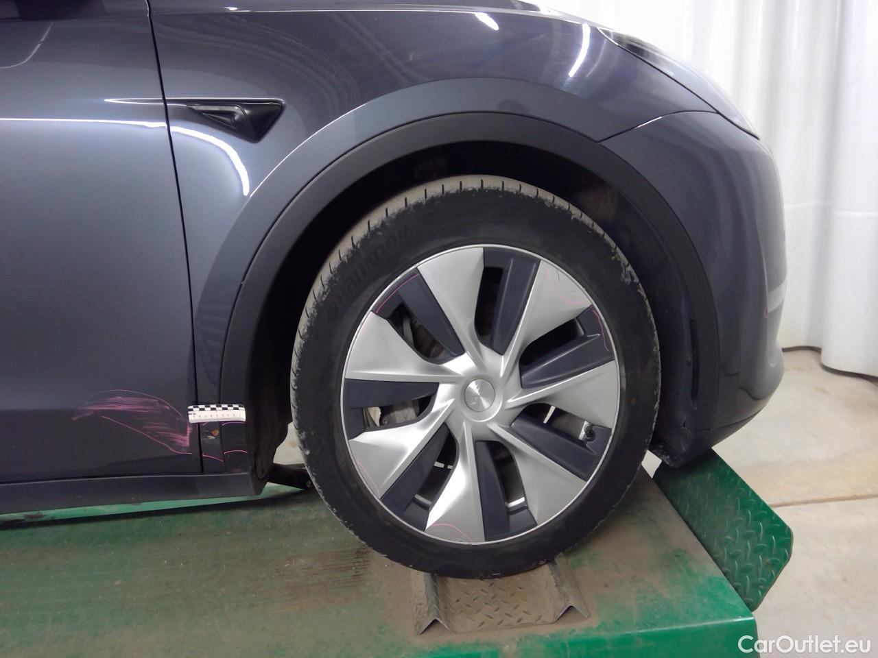  Tesla  Model Y  75kWh Long-Range AWD #11