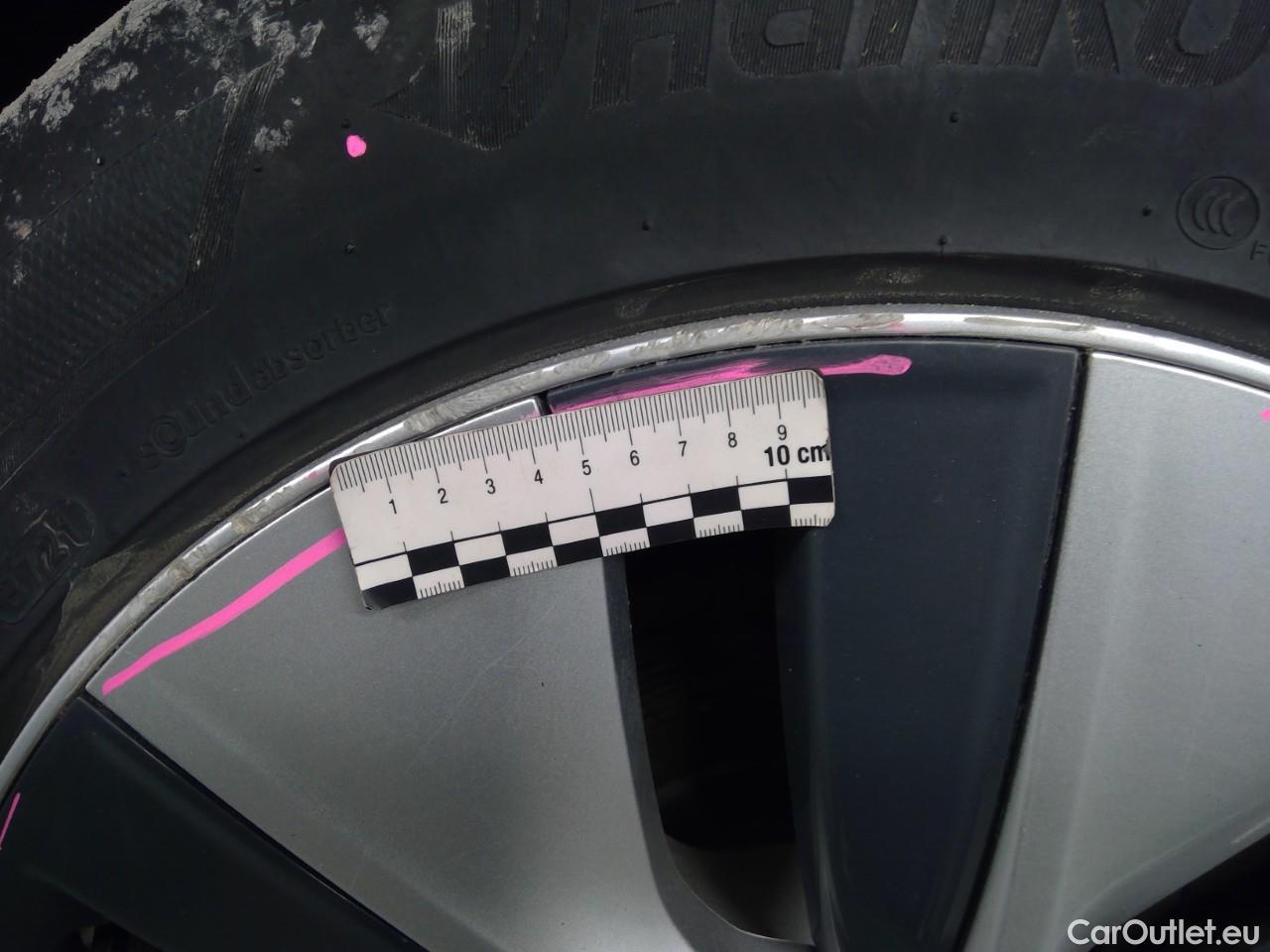  Tesla  Model Y  75kWh Long-Range AWD #42