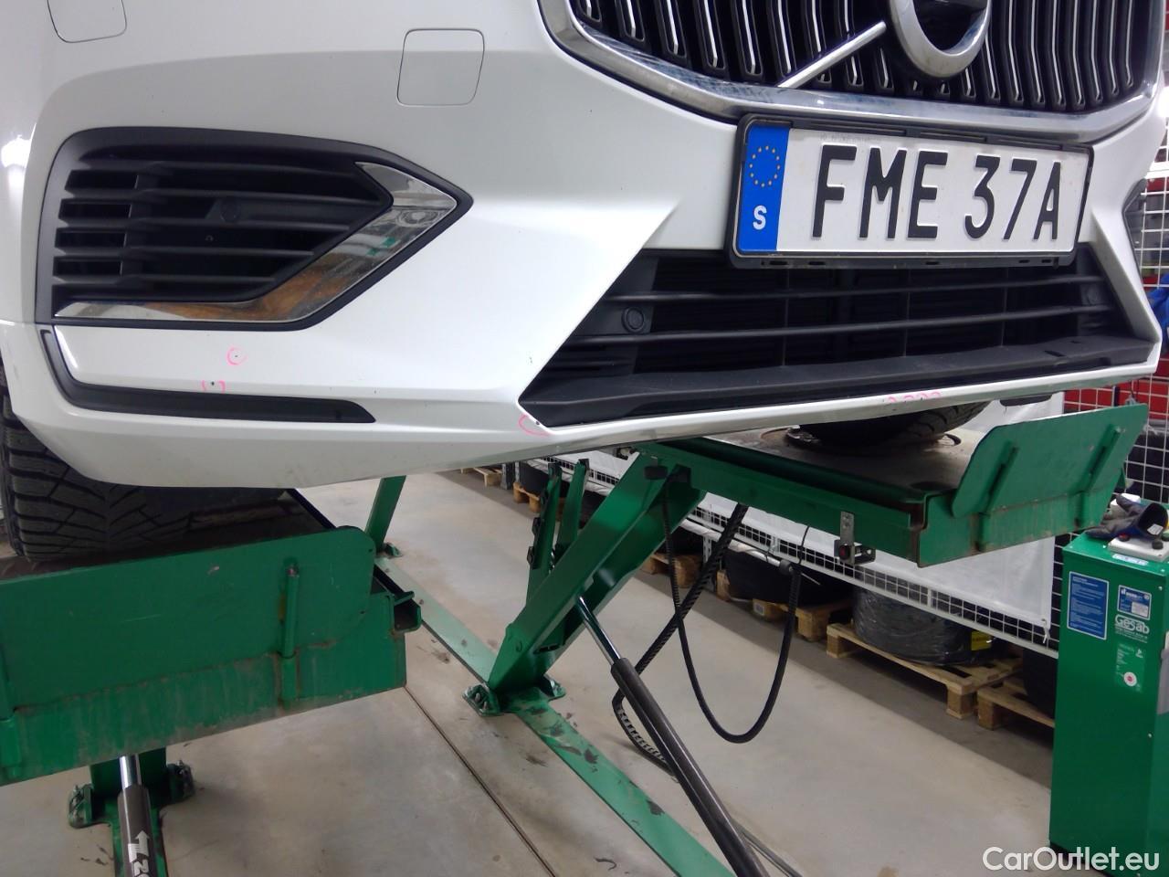  Volvo  V60  T6 AWD Inscript.Exp.Aut #2