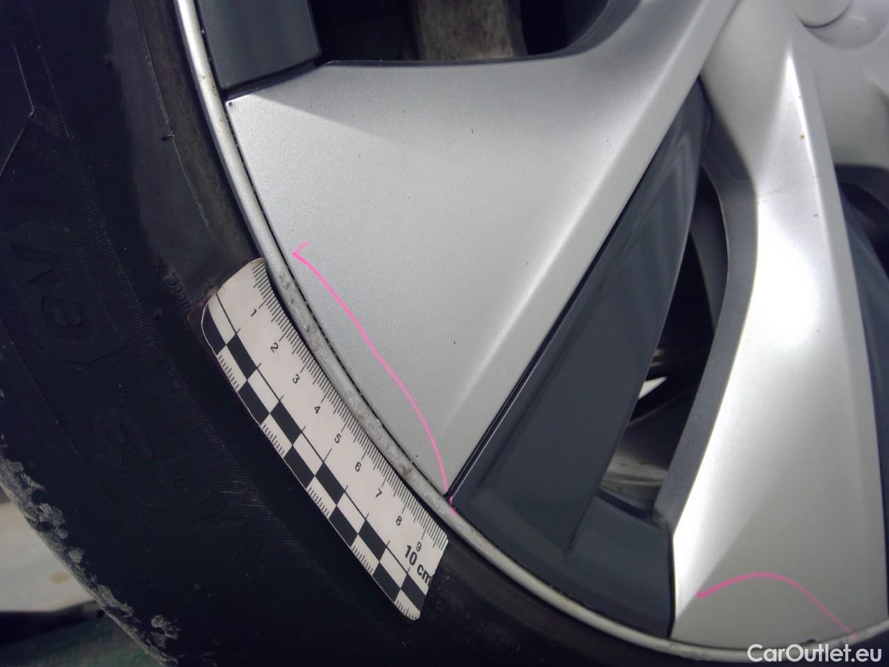  Tesla  Model Y  75kWh Long-Range AWD #38