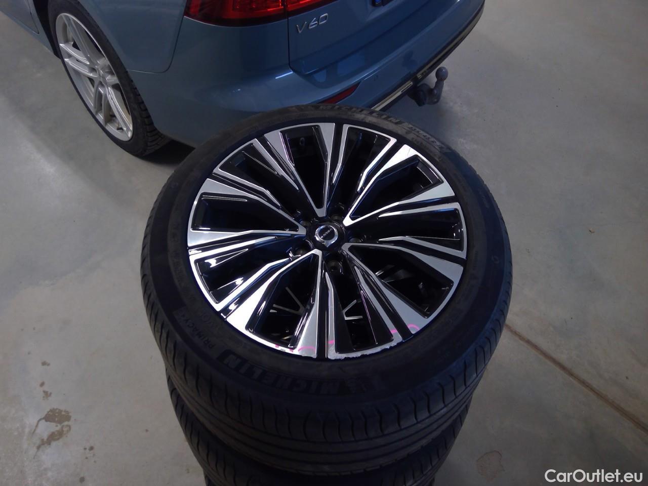  Volvo  V60  T6 350 Cor.Ed.Rec. AWD Aut #2