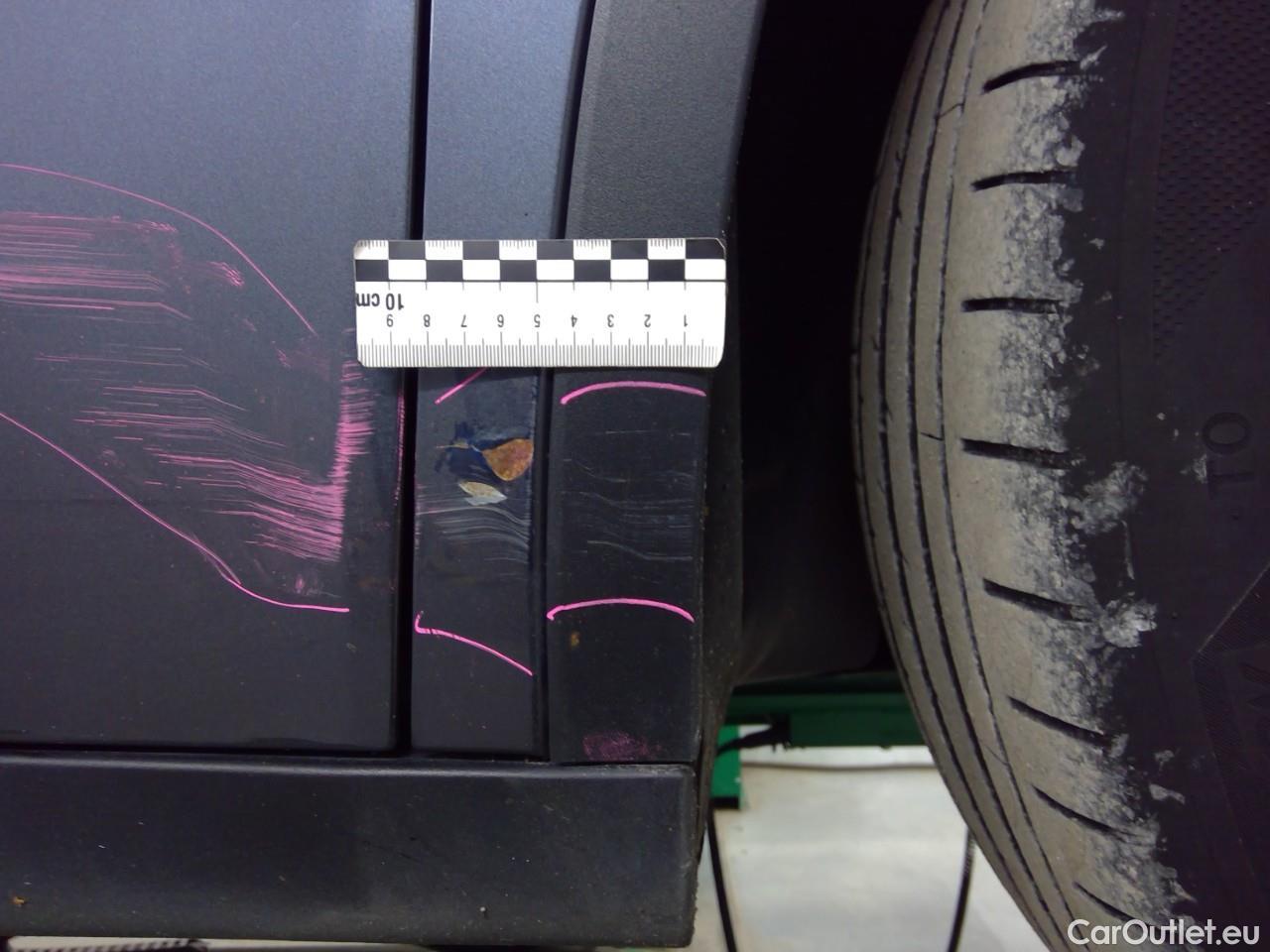  Tesla  Model Y  75kWh Long-Range AWD #10