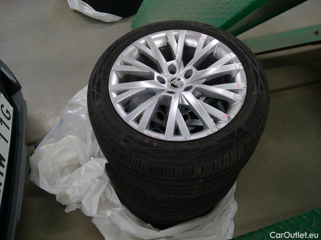  Skoda  Superb Sup.Co.TSI PHEV 218 Style Aut #10