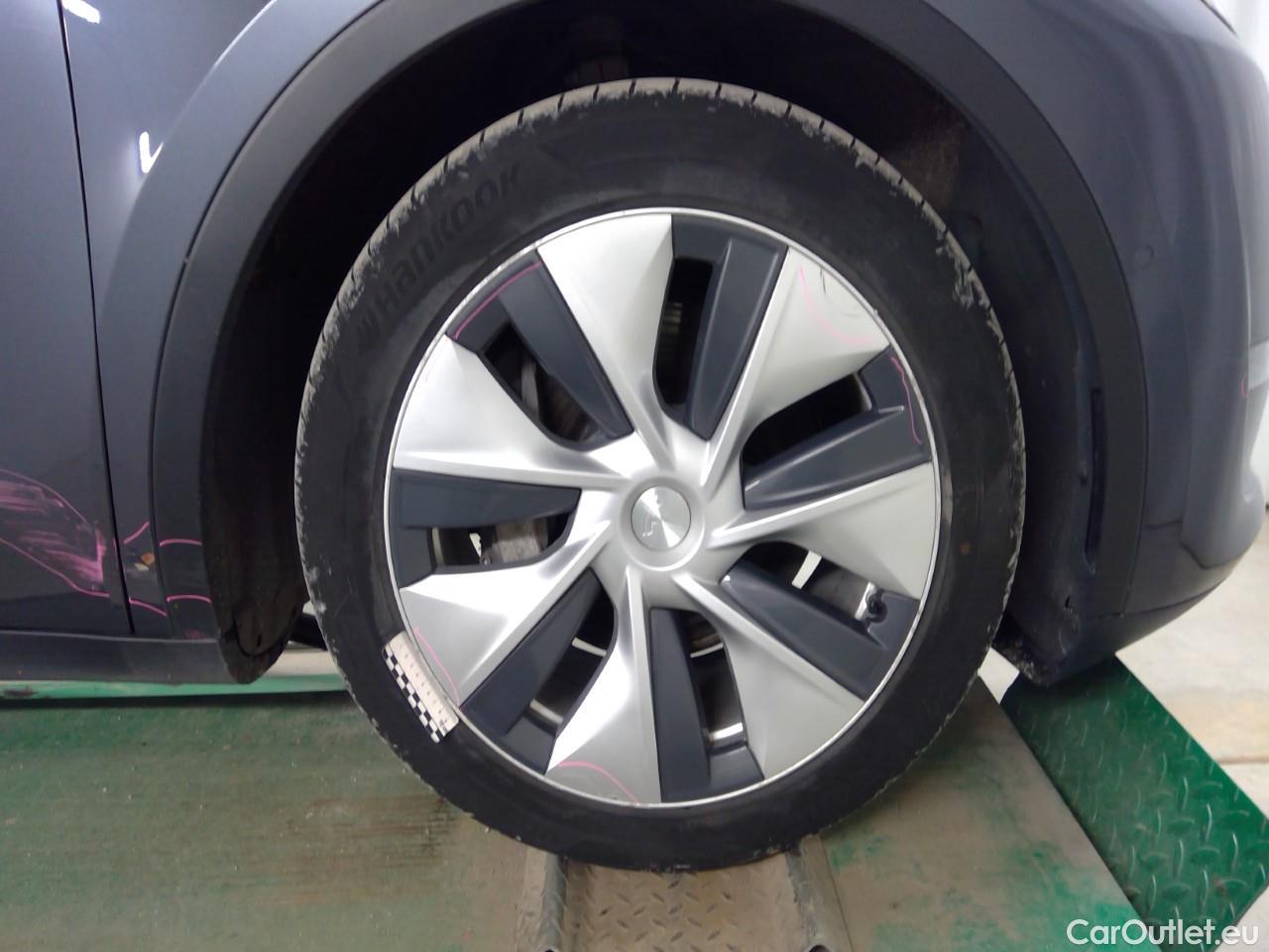  Tesla  Model Y  75kWh Long-Range AWD #37