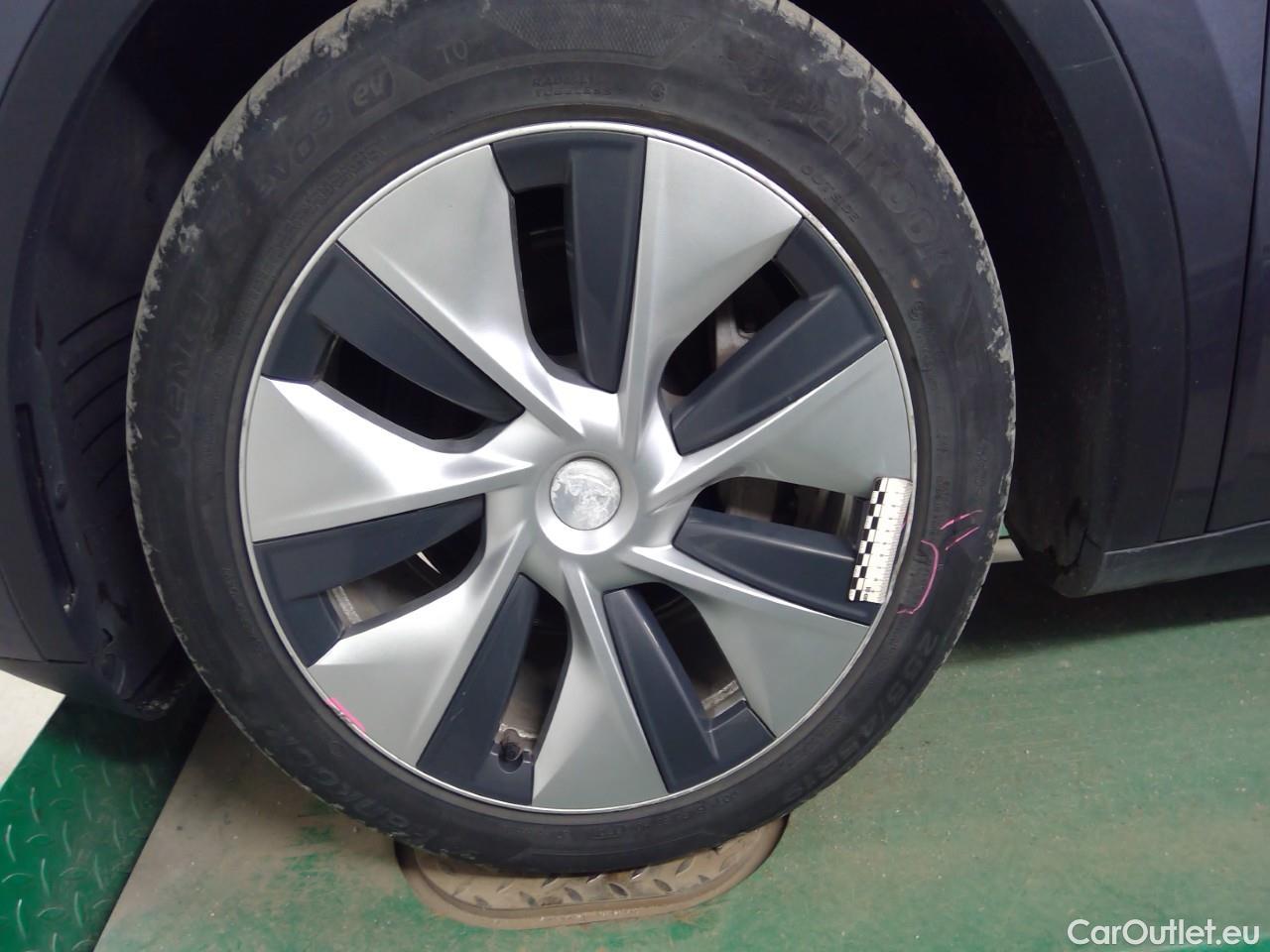  Tesla  Model Y  75kWh Long-Range AWD #35