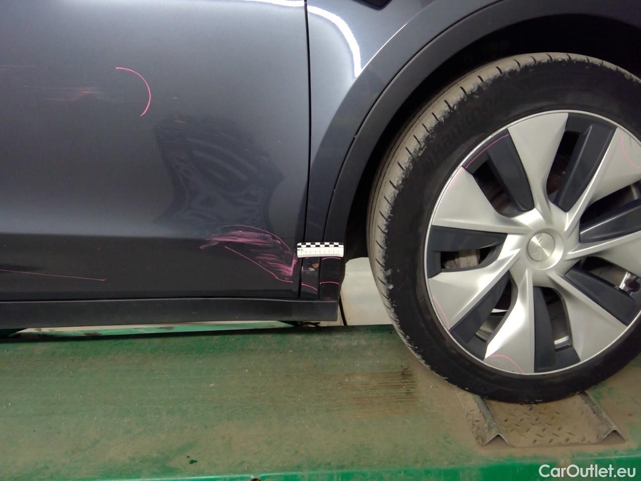  Tesla  Model Y  75kWh Long-Range AWD #13