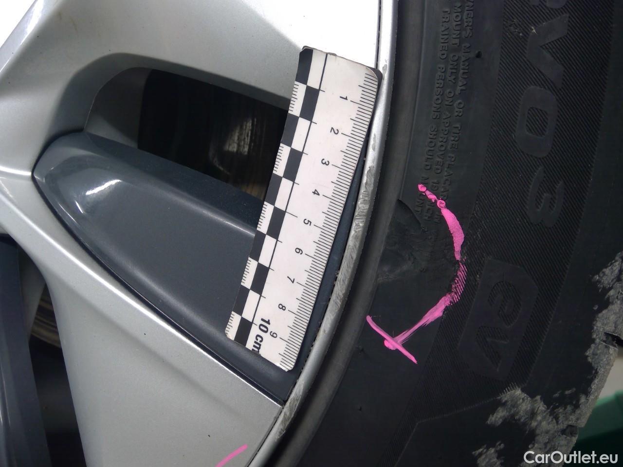  Tesla  Model Y  75kWh Long-Range AWD #39