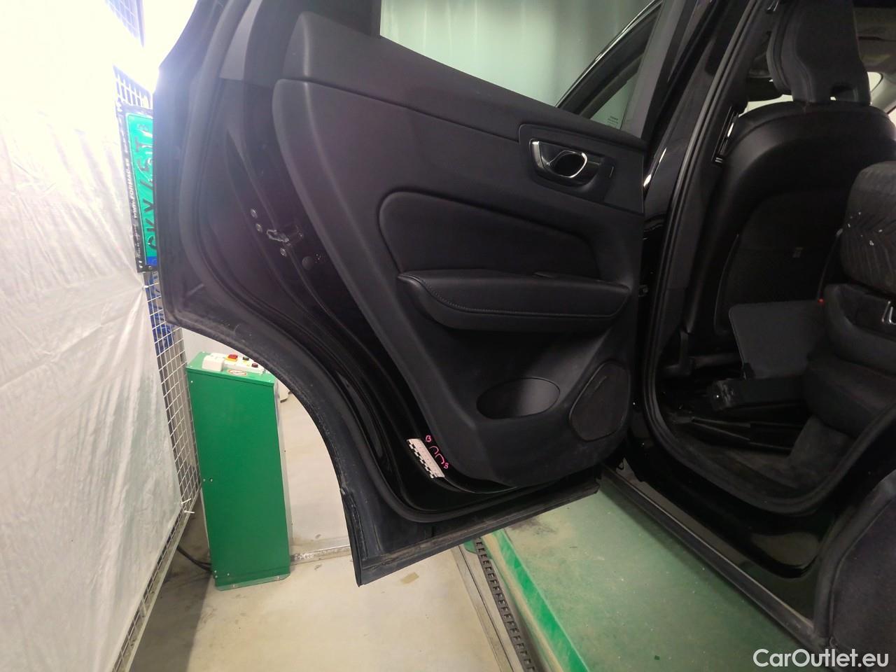  Volvo  XC60  T6 350 Co.Ed.Rec. AWD Aut #14